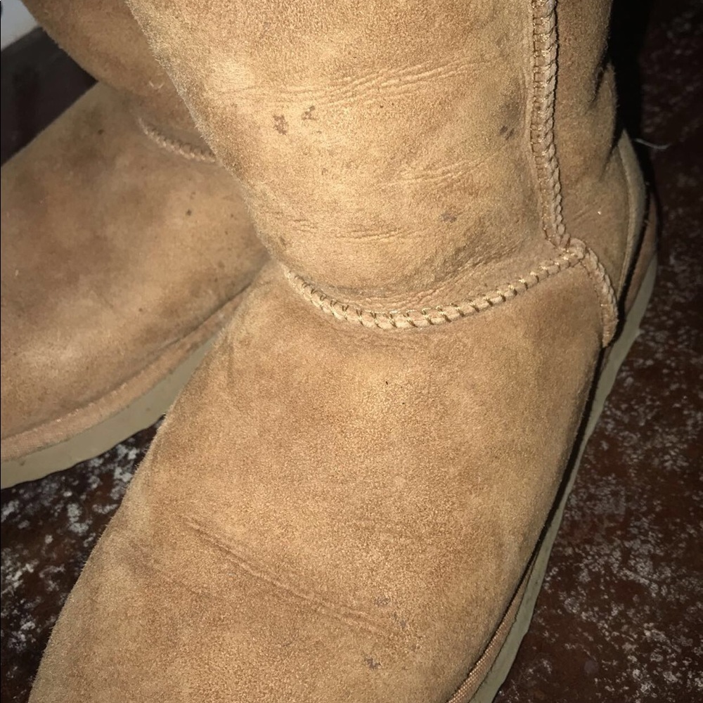 UGGs - Picture 5 of 7